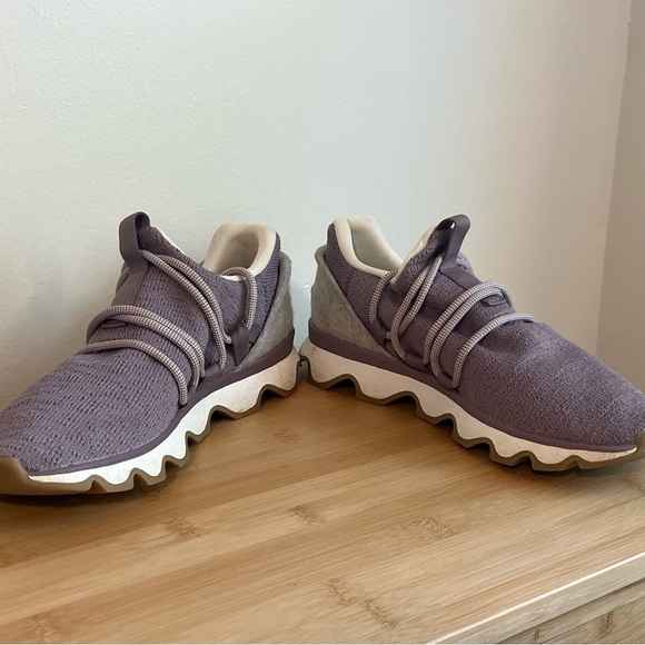 Sorel Women’s Mauve And Grey Kinetic Lace Up Sneakers Size 8.5 - Picture 5 of 8